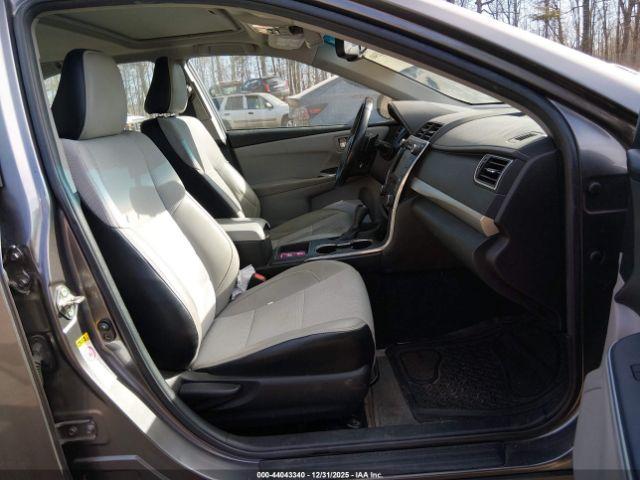 Toyota Camry Se Image 5