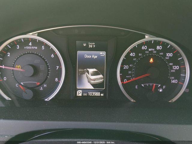 Toyota Camry Se Image 16