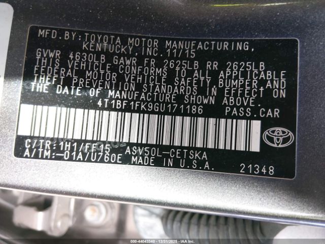 Toyota Camry Se Image 9