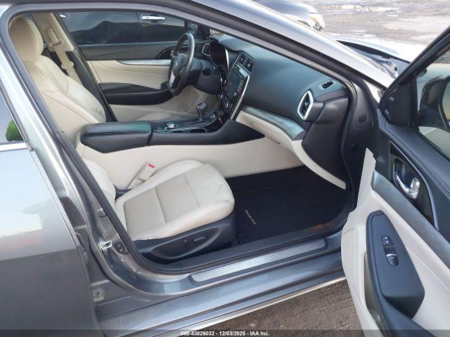 Nissan Maxima 3.5 Sl Image 2