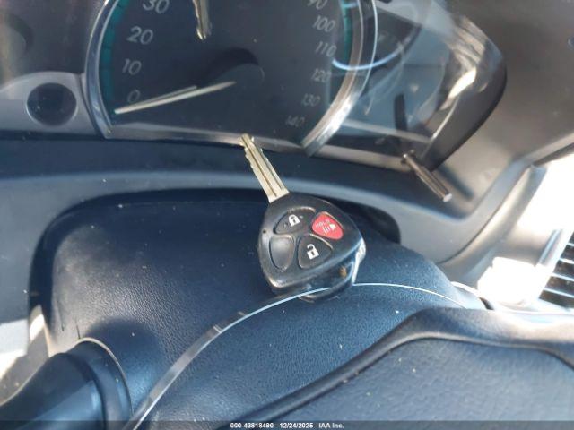 Toyota Venza Le Image 10