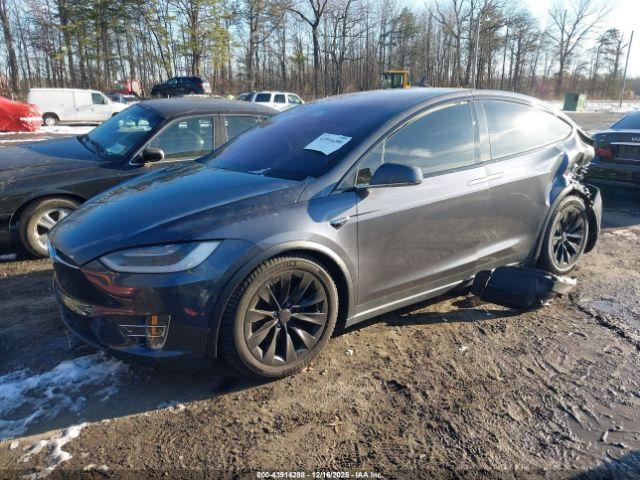 Tesla Model X Image 2
