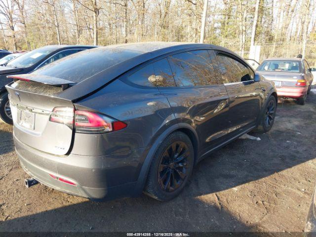 Tesla Model X Image 3