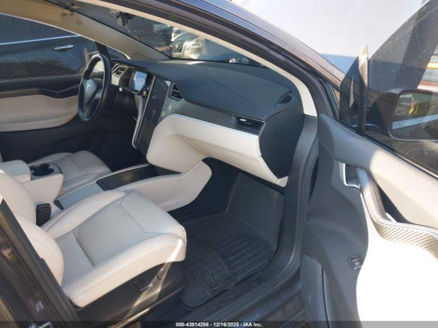 Tesla Model X Image 6