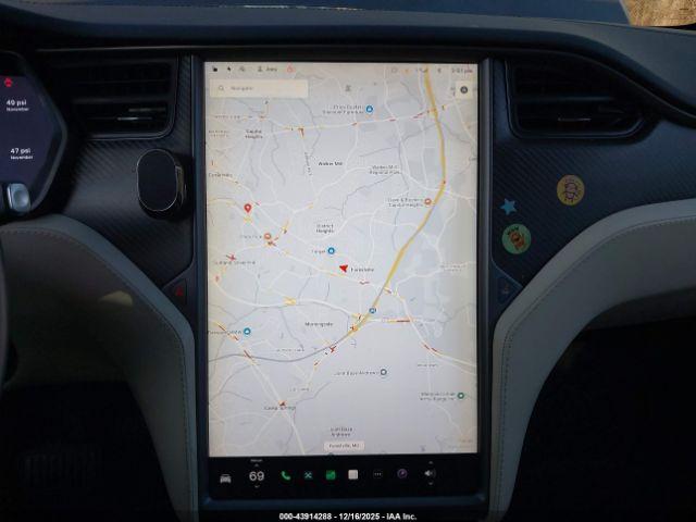Tesla Model X Image 16