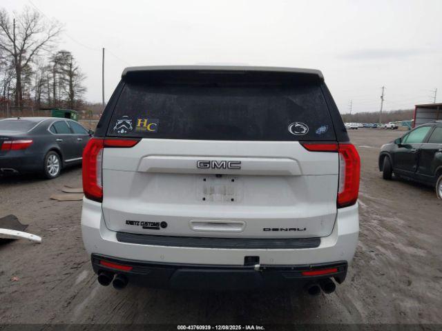 GMC Yukon 4wd Denali Image 9