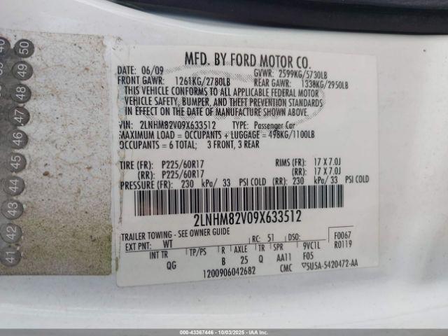 Lincoln Towncar Signature Limited Image 13