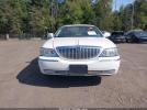 Lincoln Towncar Signature Limited Image 12