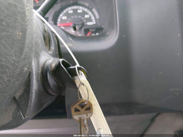 Ford E-250 Commercial Image 3