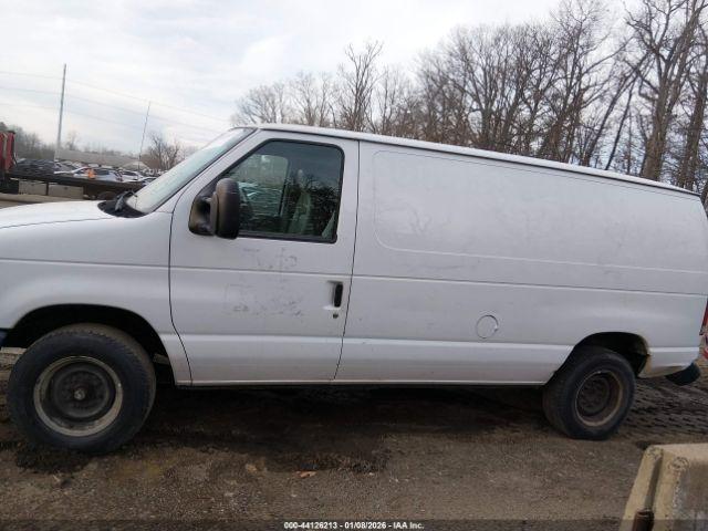 Ford E-250 Commercial Image 13