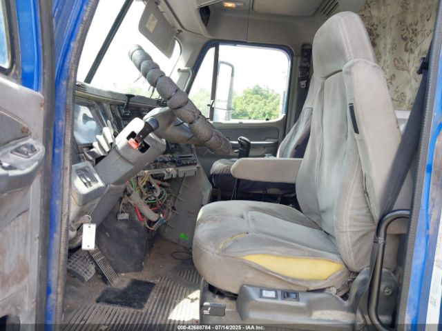 Freightliner Conventional Columbia Image 2