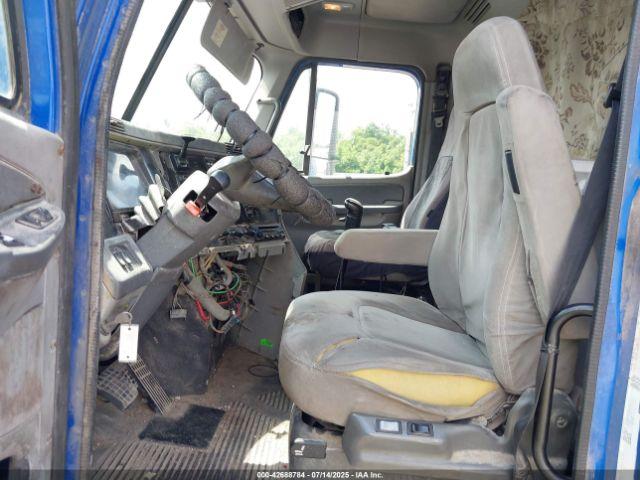 Freightliner Conventional Columbia Image 2