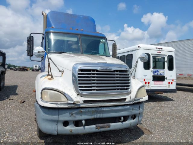 Freightliner Conventional Columbia Image 11