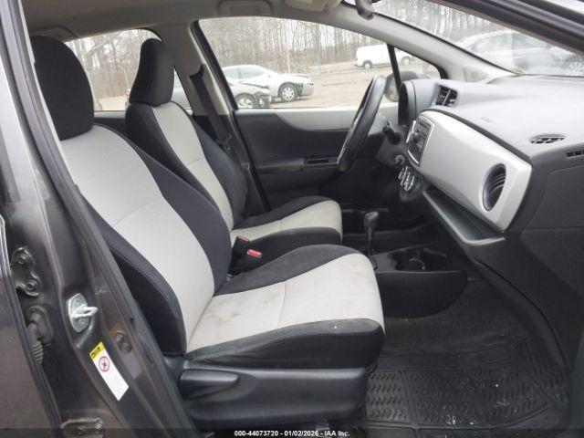 Toyota Yaris Image 9