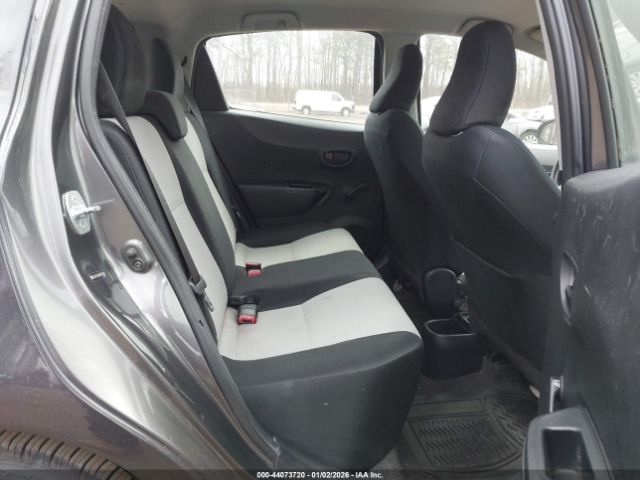 Toyota Yaris Image 8