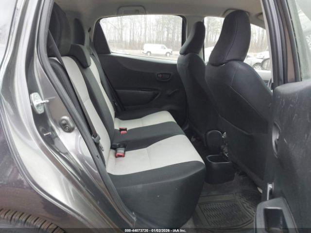 Toyota Yaris Image 8