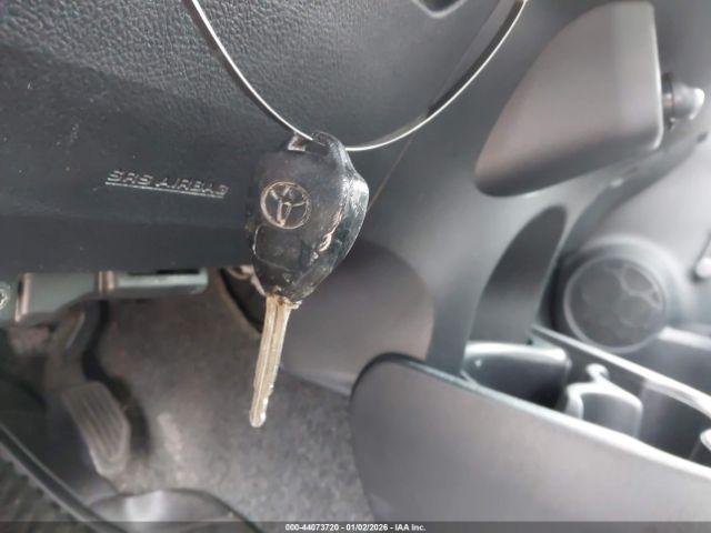 Toyota Yaris Image 10