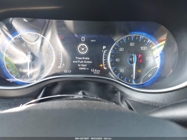 Chrysler Pacifica Limited Image 4