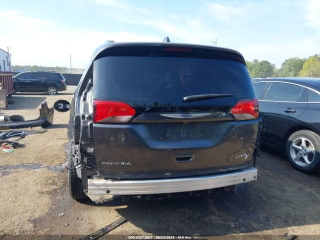 Chrysler Pacifica Limited Image 15