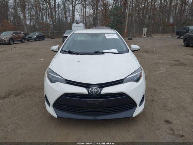 Toyota Corolla Le Image 9