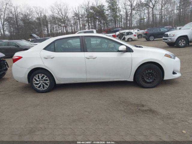 Toyota Corolla Le Image 2