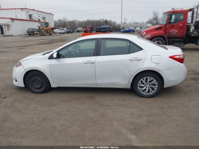 Toyota Corolla Le Image 15