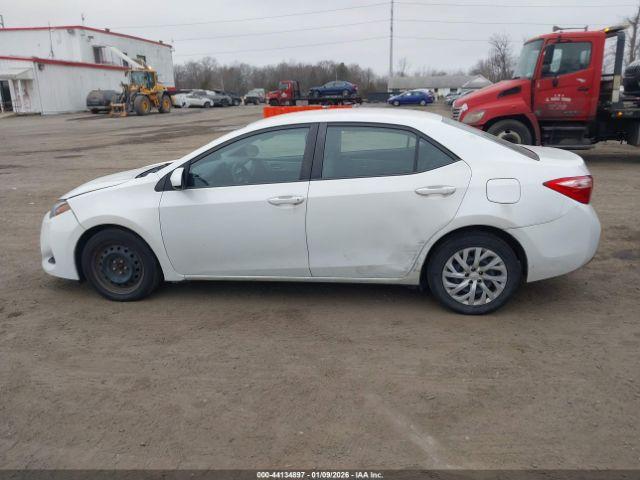 Toyota Corolla Le Image 15